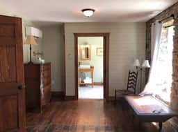 Light Horse Inn: Suite 4 - Image 2
