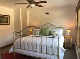 Light Horse Inn: Suite 6 - Image 4