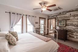 Light Horse Inn: Suite 6 - Image 5