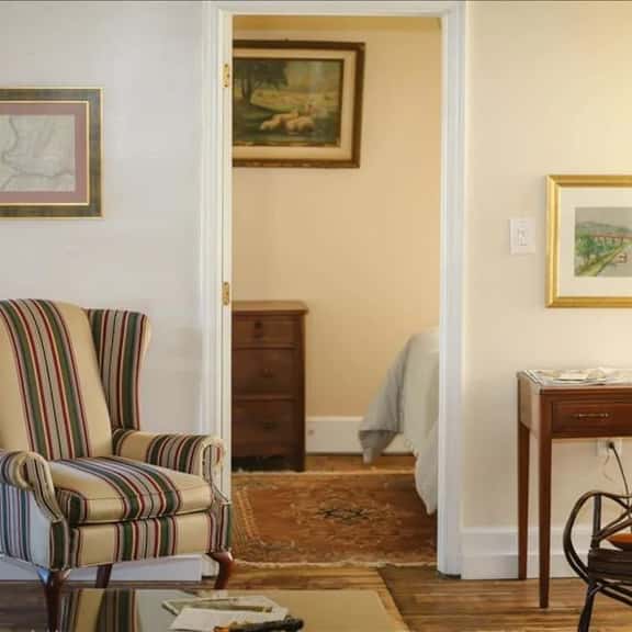 Light Horse Inn: Suite 3 - Image 1
