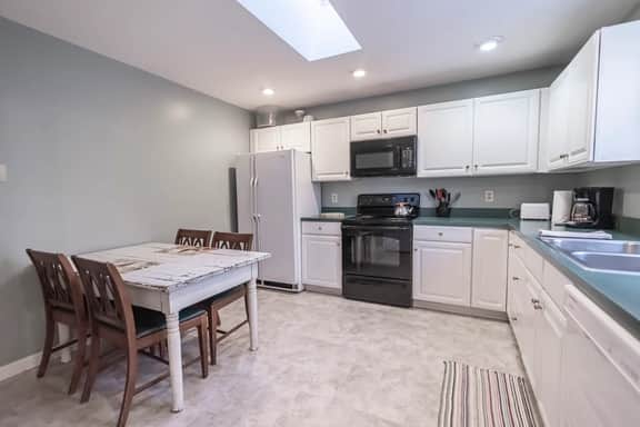 Vacation Rental: Armory Quarters B - Image 2