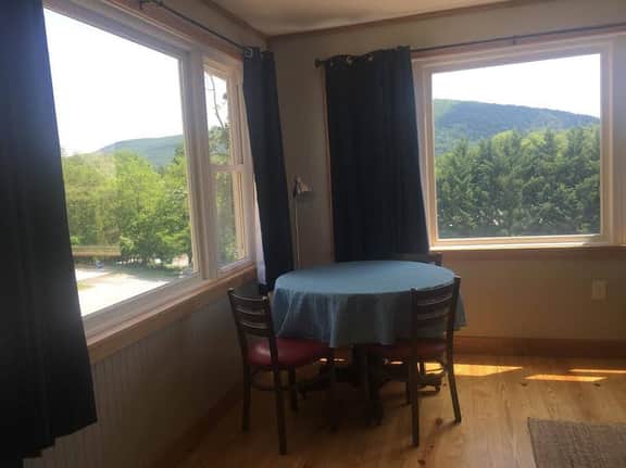 Vacation Rental: Ridge View Flat - Image 2